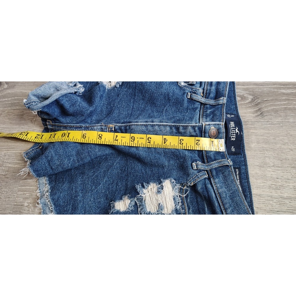 Hollister Juniors Distressed Ultra High Rise Short Short Size 5 w27 ***‎ - Picture 5 of 9